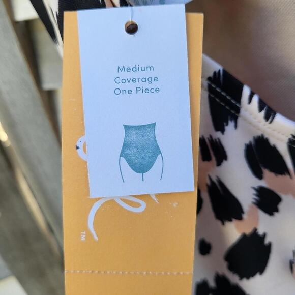 Women's Modern Medium Coverage One Piece Swimsuit | Kona Sol | Small (4-6) - Picture 5 of 10